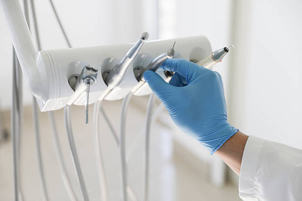 Professional Tooth Extraction technician working in Bethesda, OH